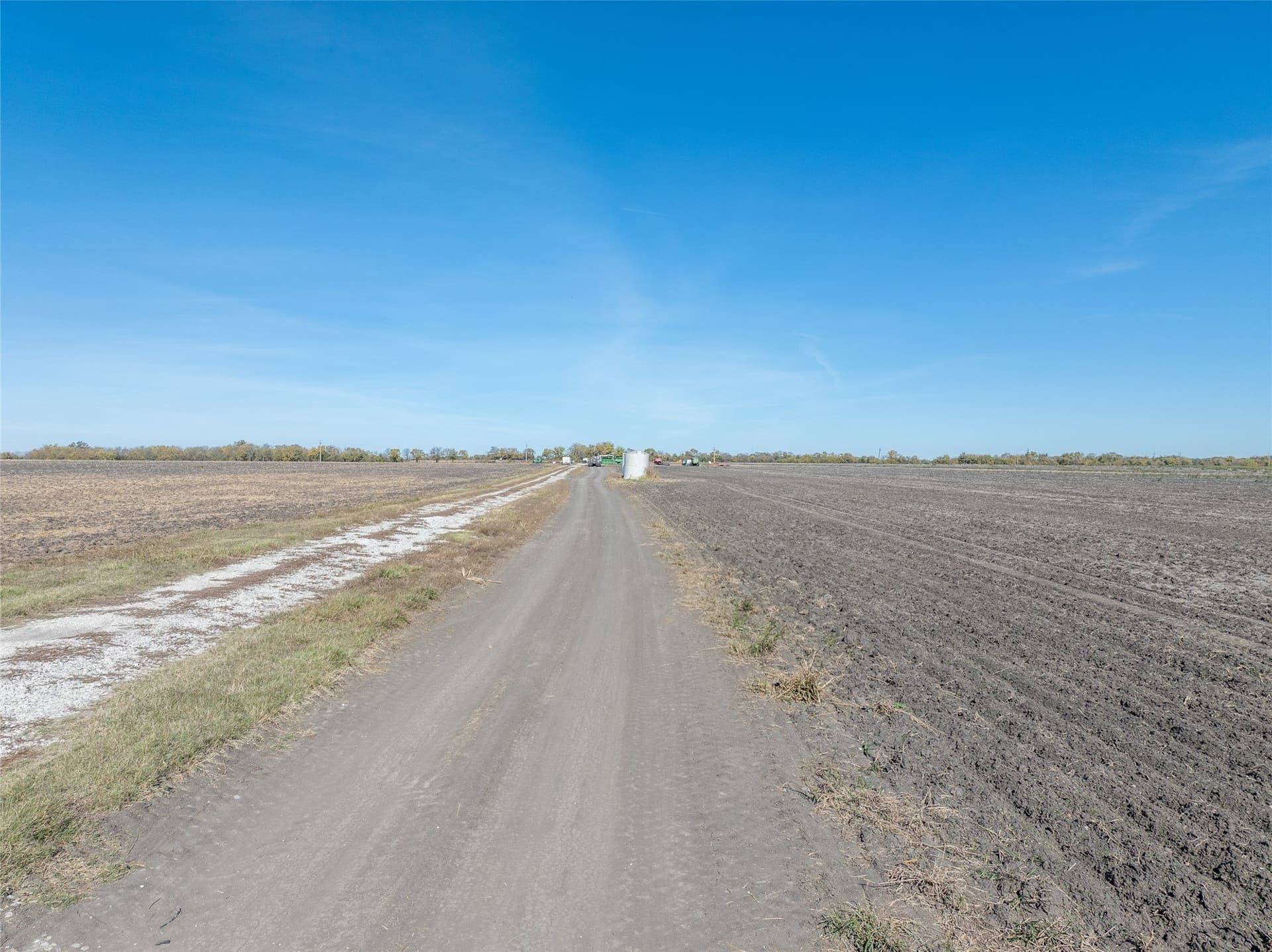 650.18 acres in Lamar County - photo 3