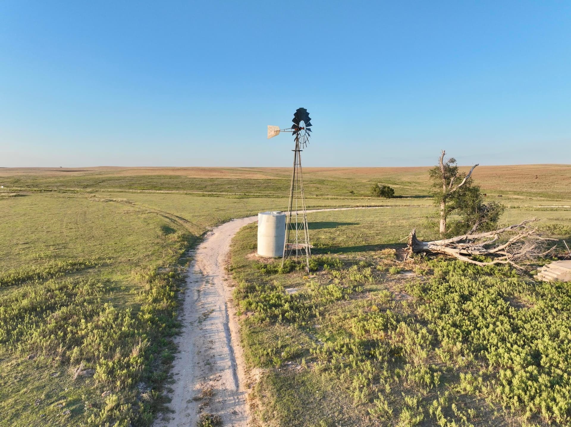 7,408.9 acres in Lipscomb County - photo 15