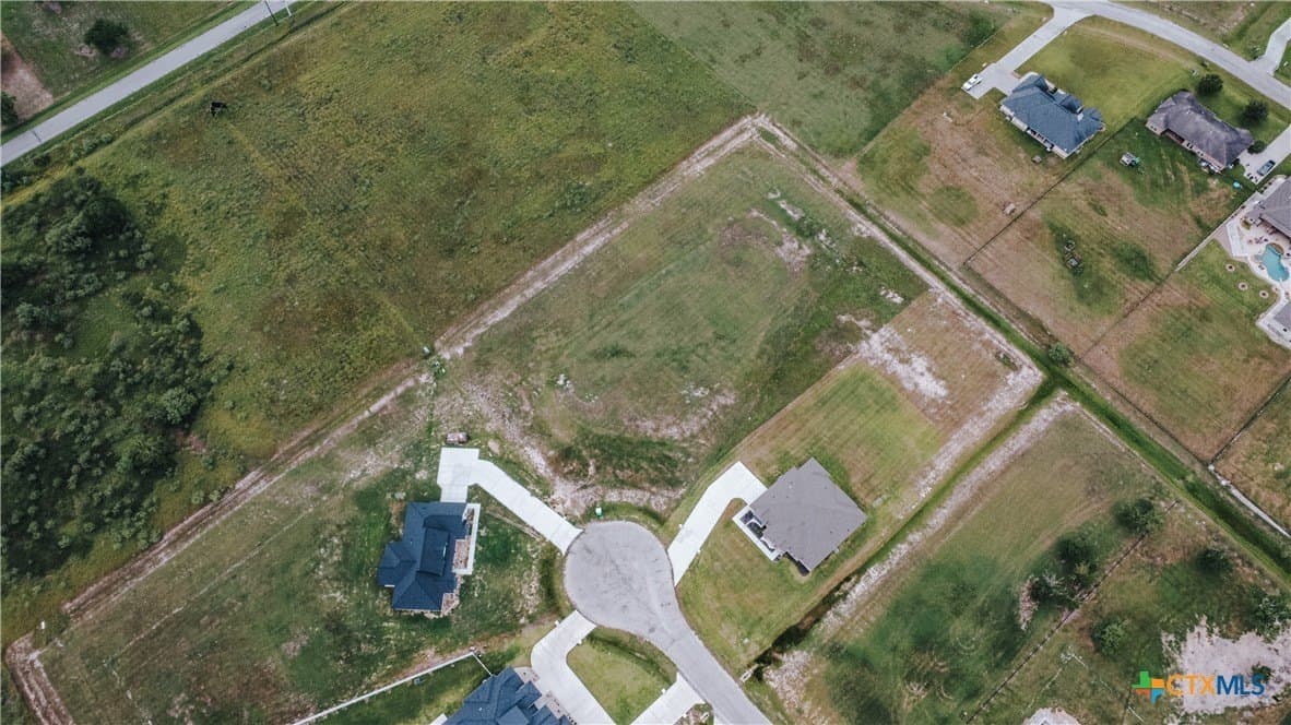 1.85 acres in Victoria County gallery image 3