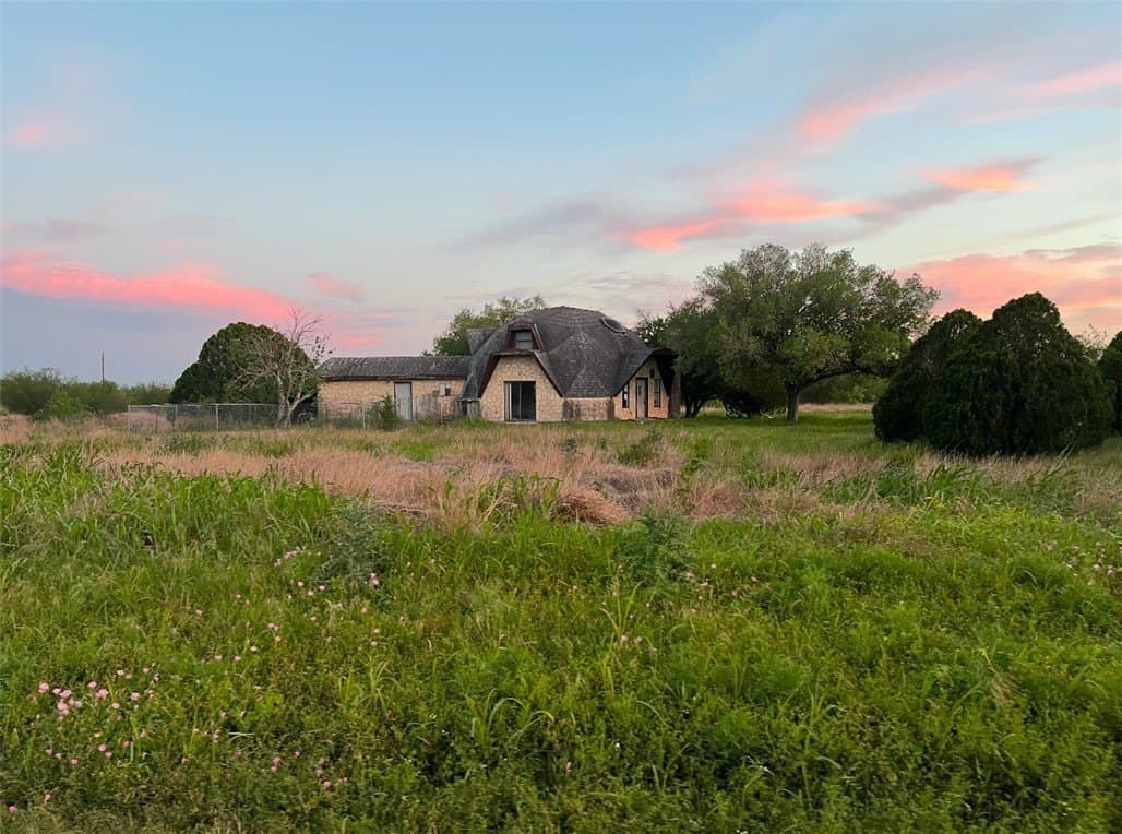 10 acres in San Patricio County - photo 8