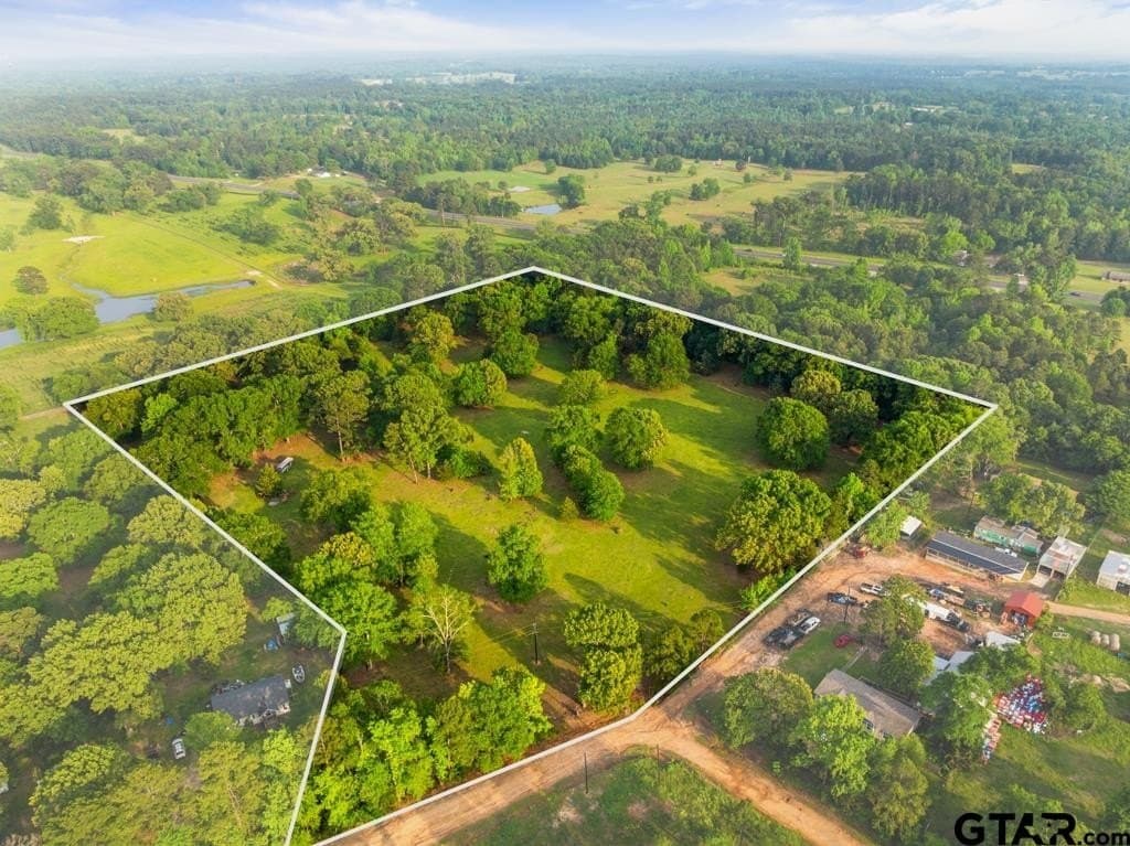 11.23 acres in Smith County