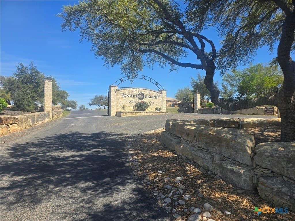 0.27 acres in Blanco County