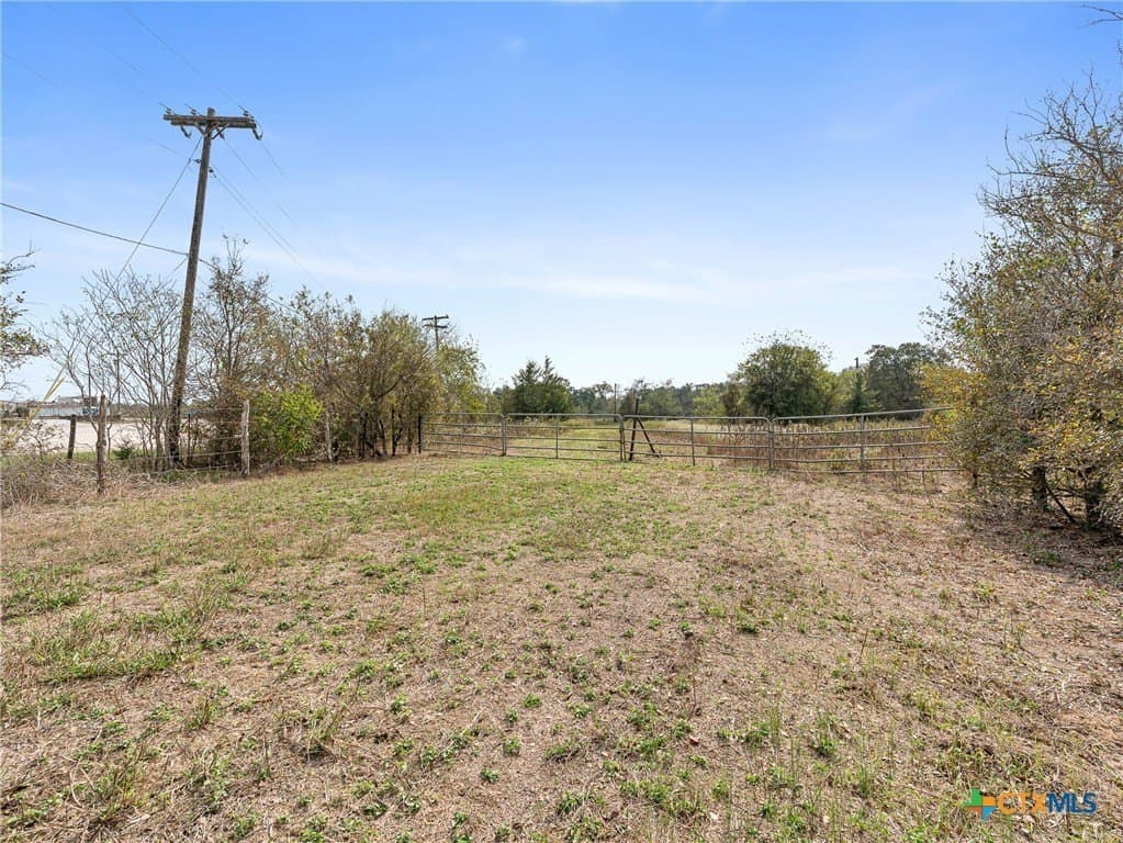 25.32 acres in Gonzales County - photo 24