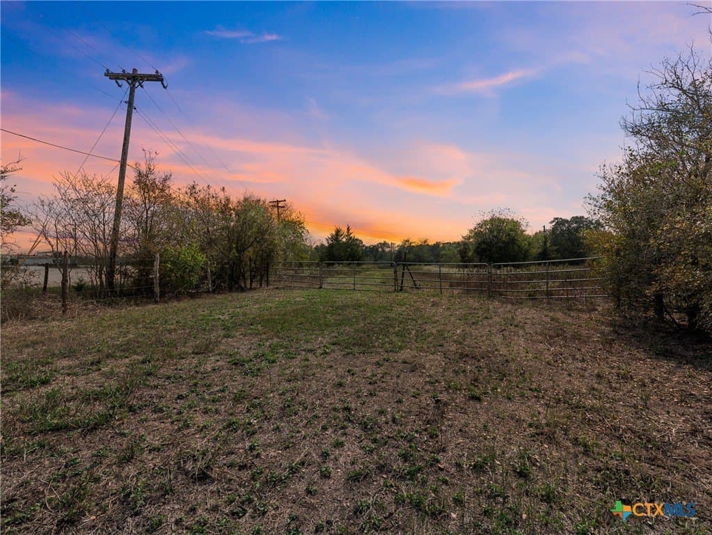 25.32 acres in Gonzales County gallery image 3
