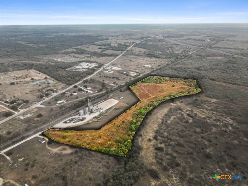 25.32 acres in Gonzales County gallery image 2