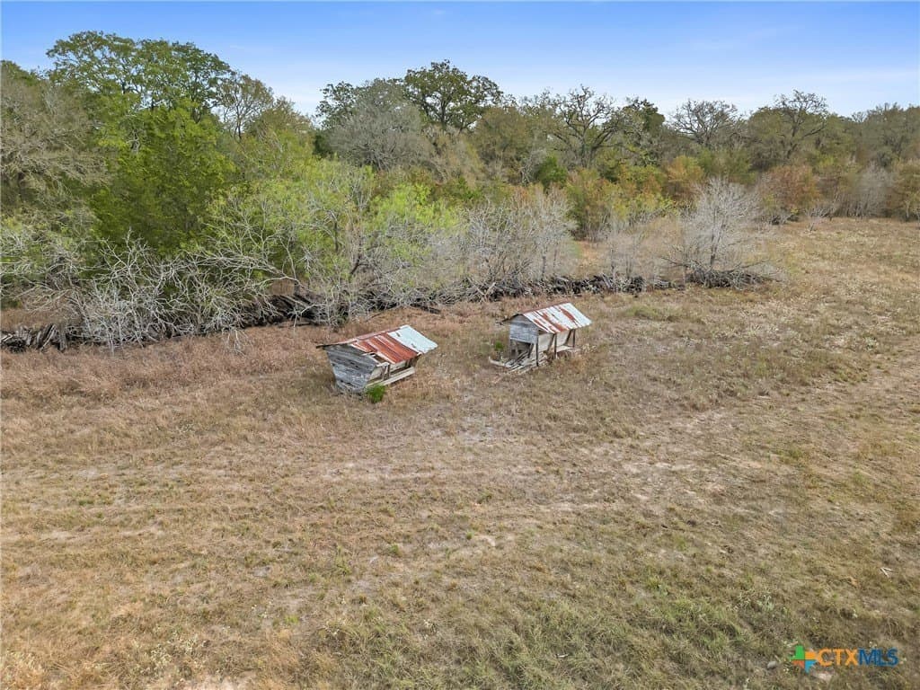 25.32 acres in Gonzales County - photo 11