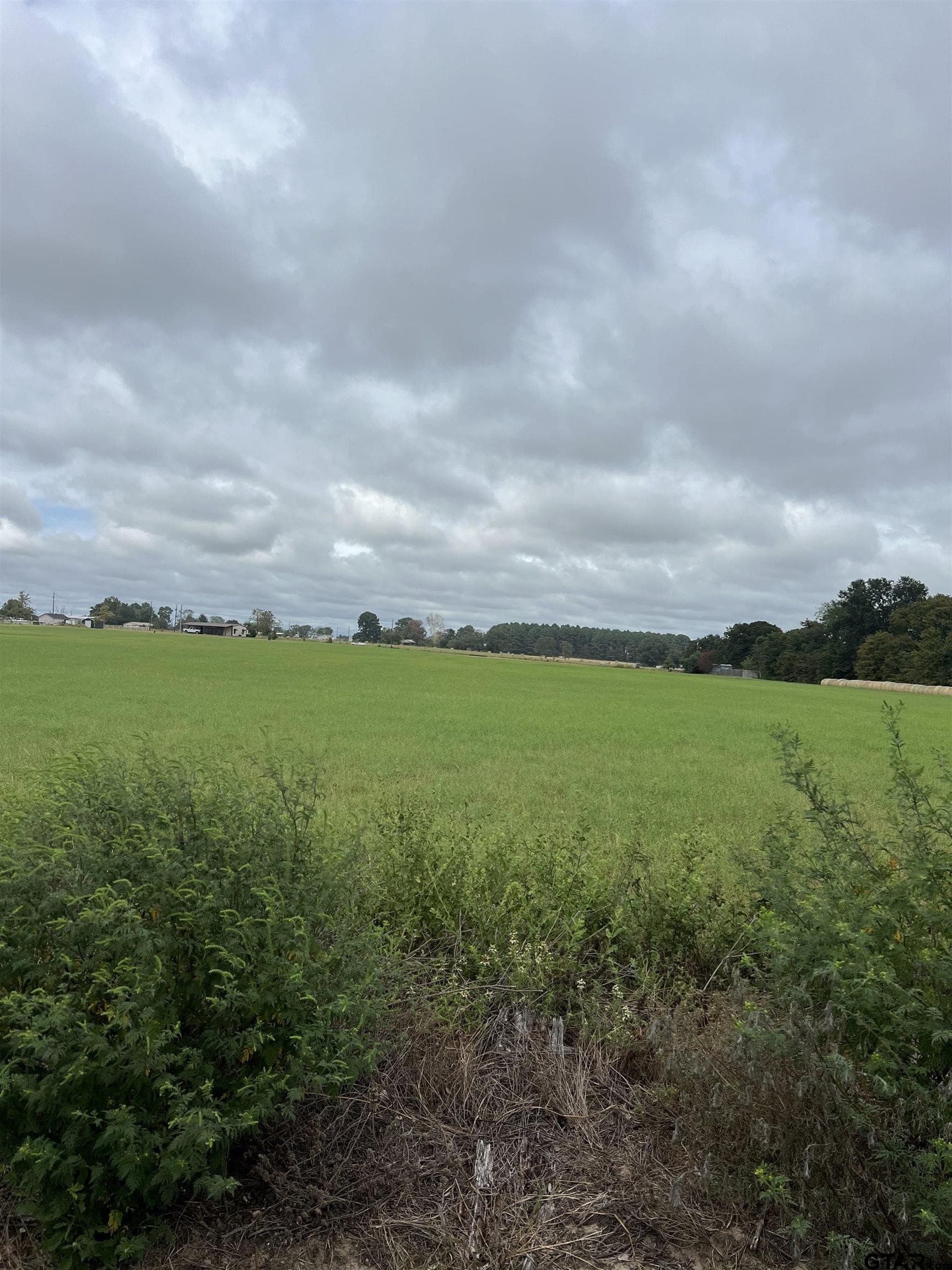 2.84 acres in Smith County