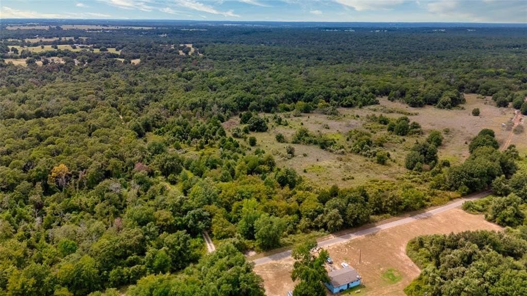 14 acres in Freestone County
