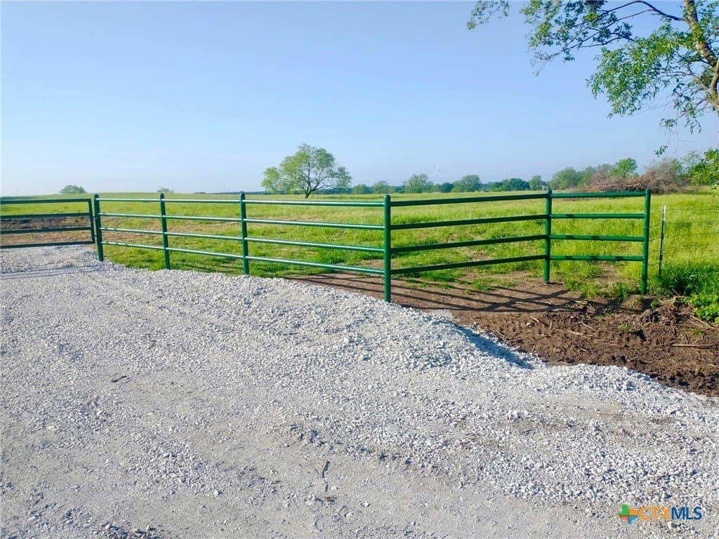 10 acres in Limestone County - photo 2