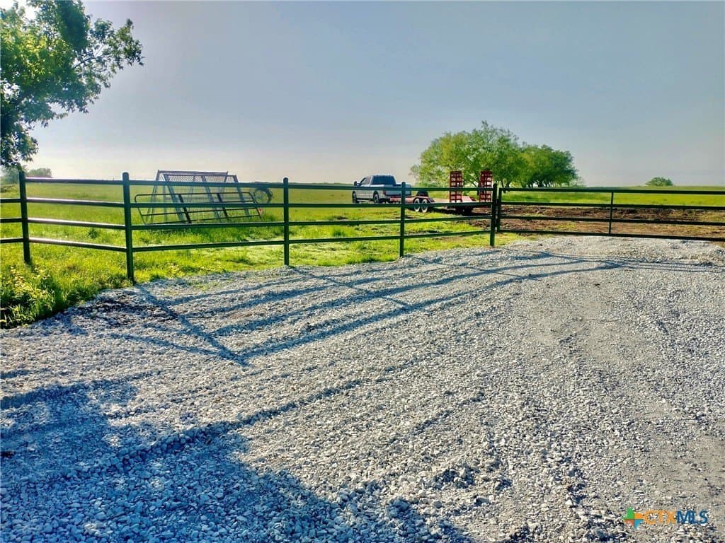 10 acres in Limestone County - photo 3