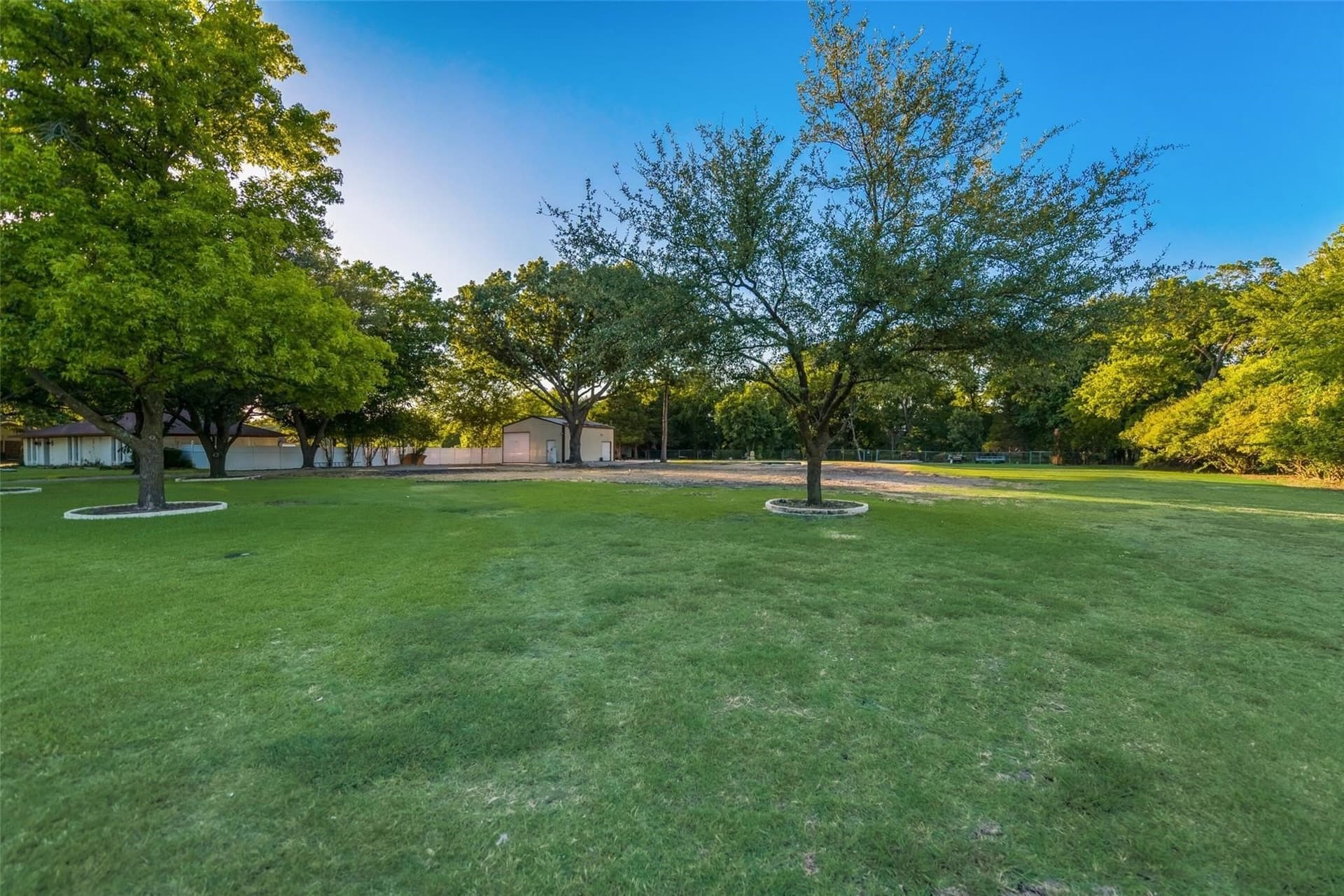 1.7 acres in Collin County gallery image 4