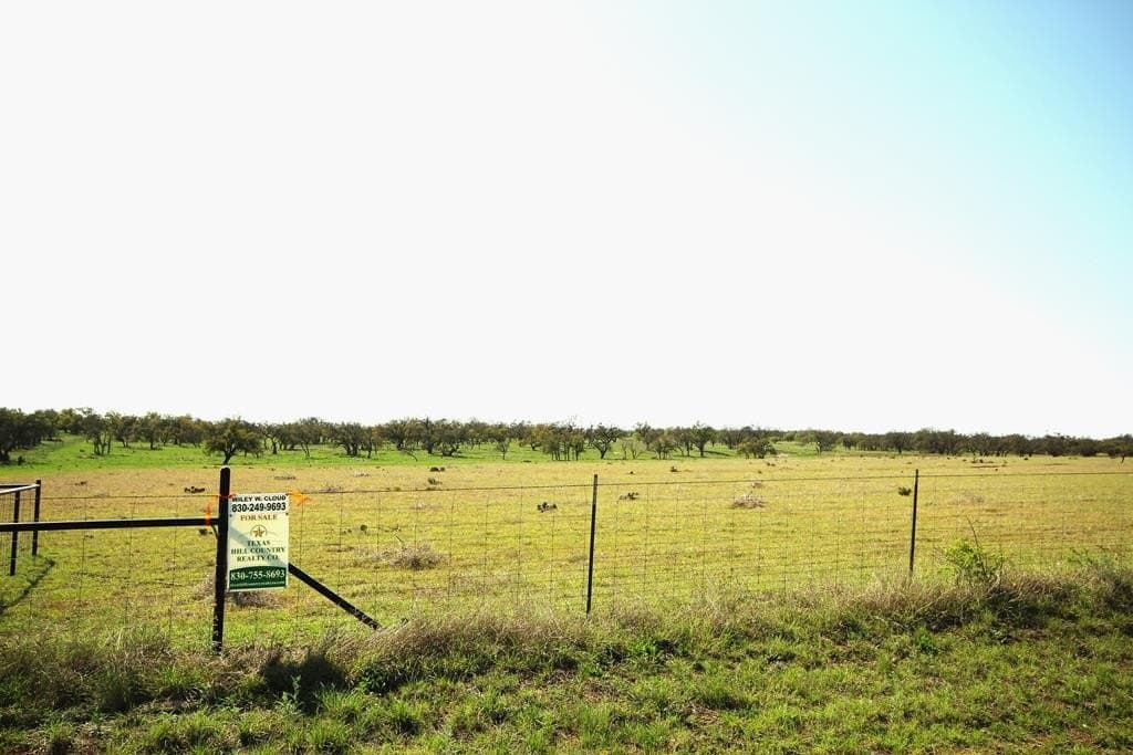 17.85 acres in Gillespie County gallery image 4