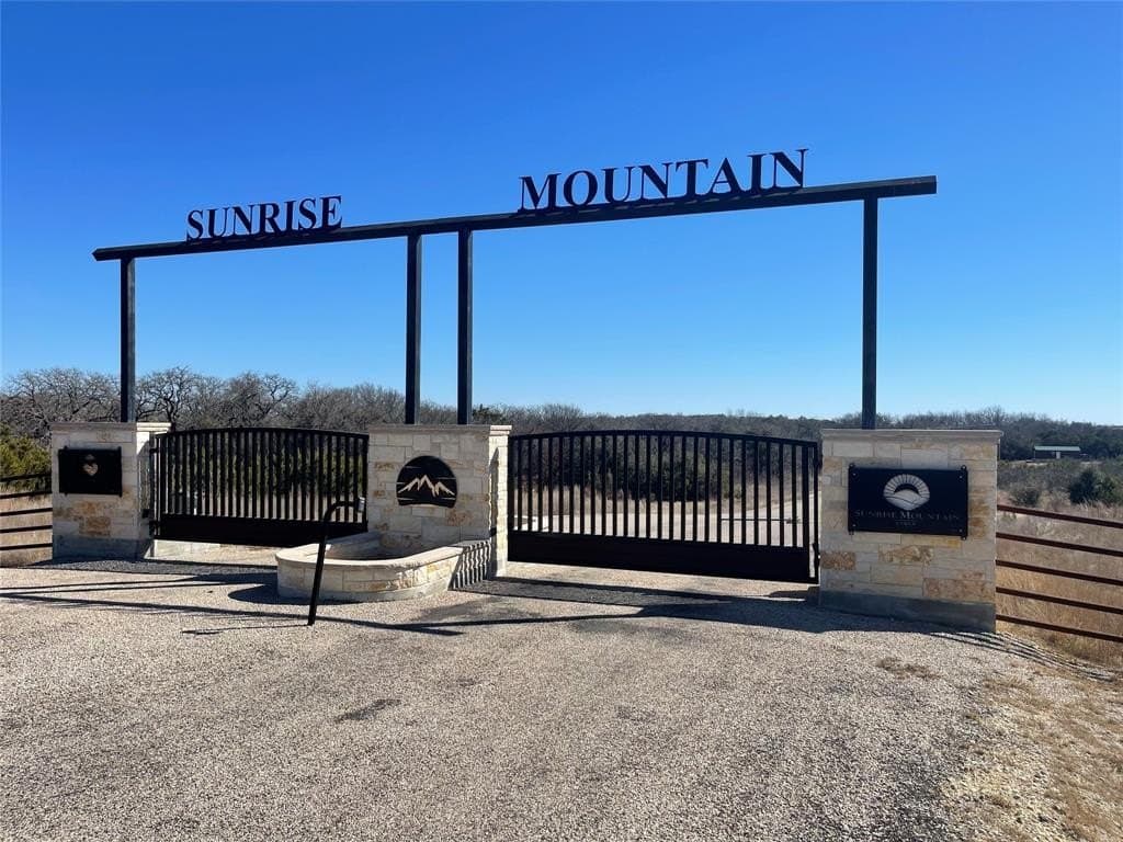 3.69 acres in Erath County gallery image 2