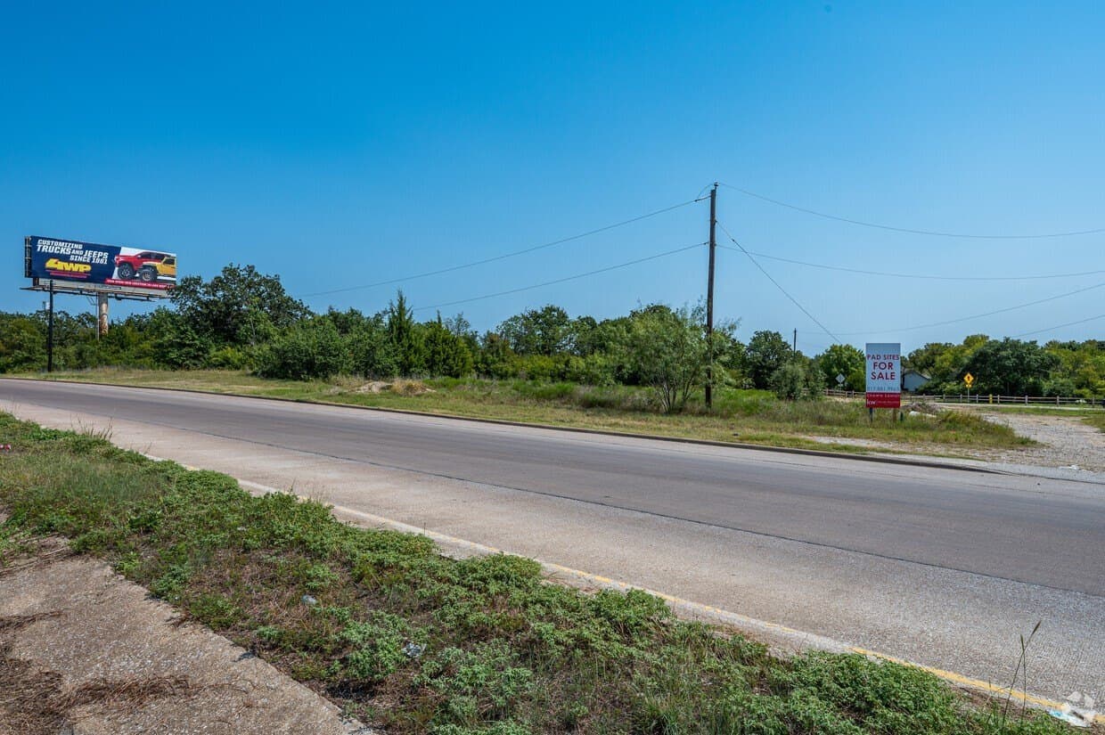 2.13 acres in Tarrant County - photo 8