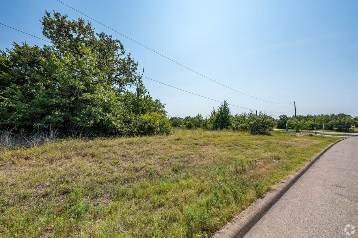 2.13 acres in Tarrant County - photo 7