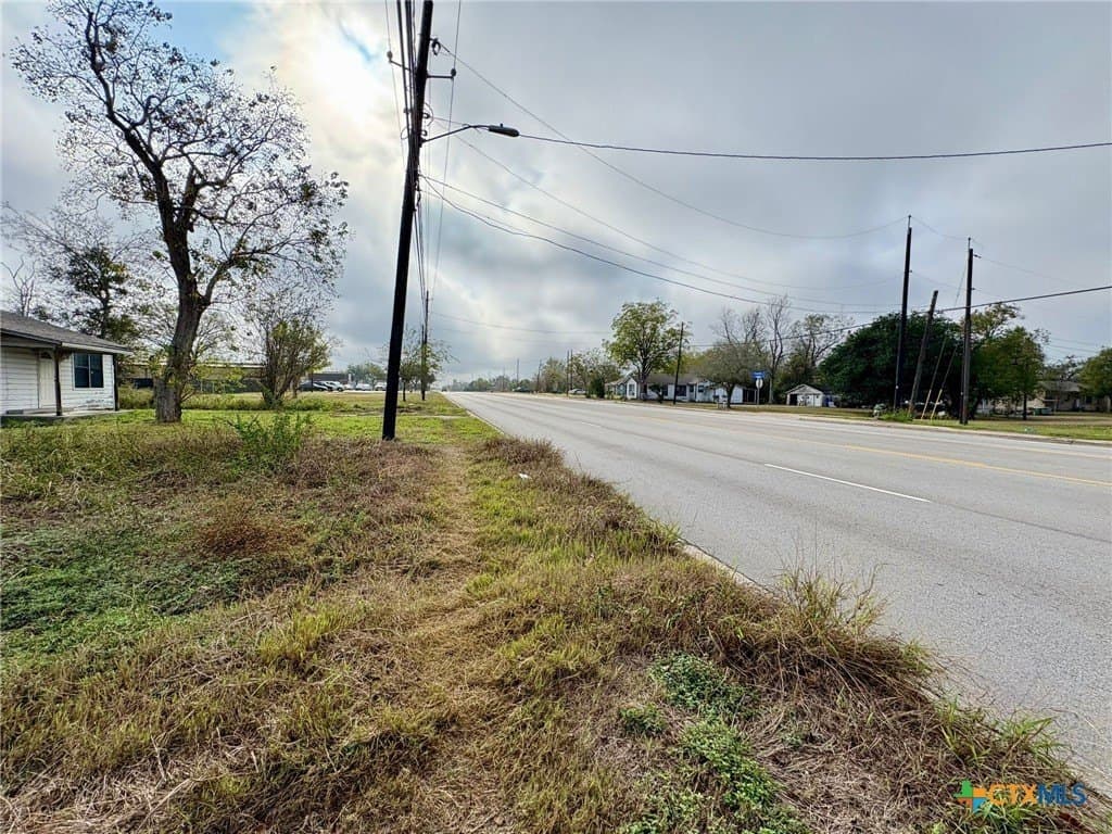 0.5 acres in Victoria County - photo 6