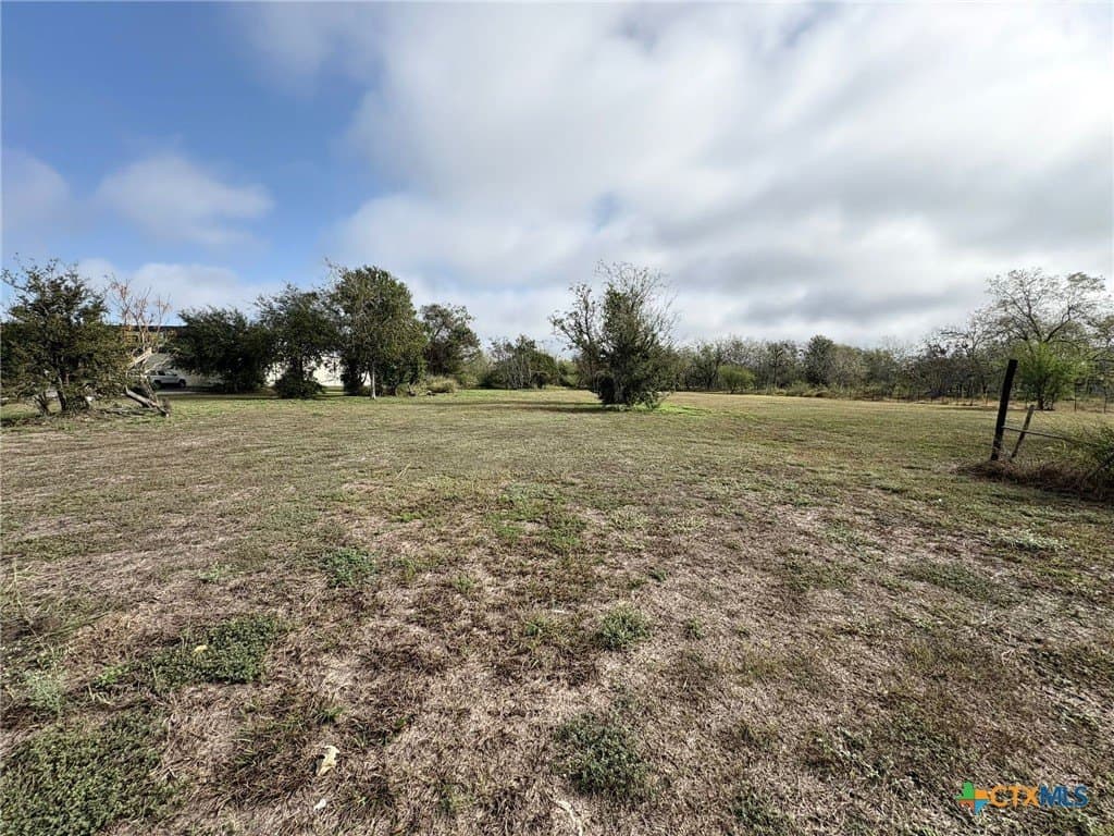 0.5 acres in Victoria County - photo 10