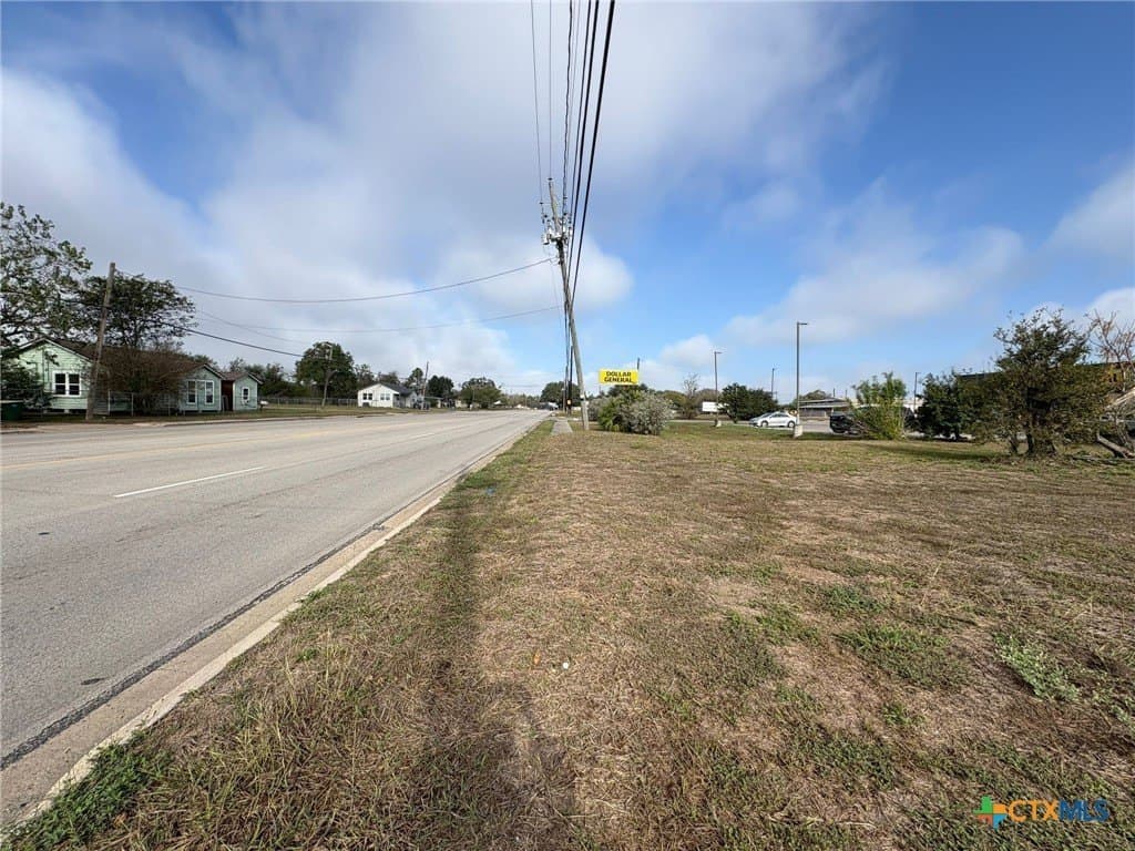 0.5 acres in Victoria County - photo 8