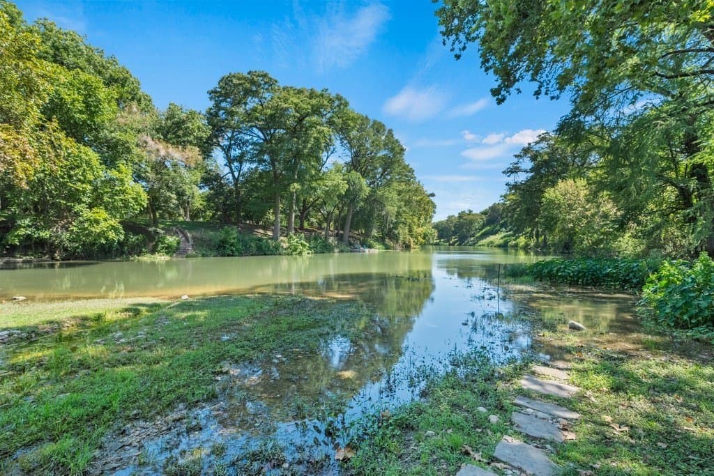 0.22 acres in Comal County - photo 15