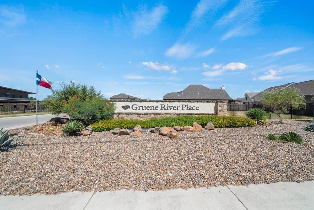 0.22 acres in Comal County - photo 10