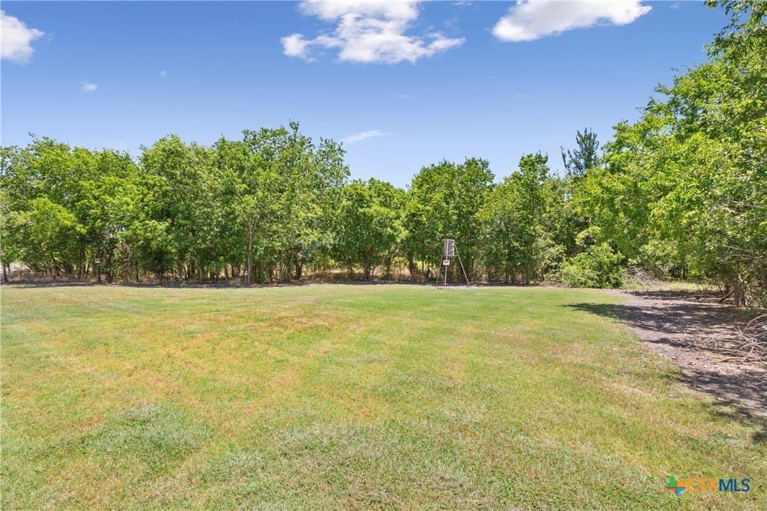 0.56 acres in Milam County gallery image 3
