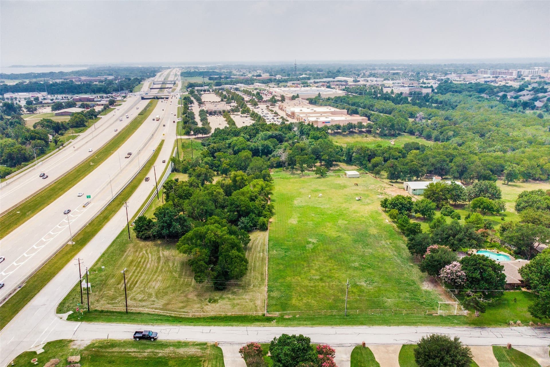 3.99 acres in Dallas County gallery image 2