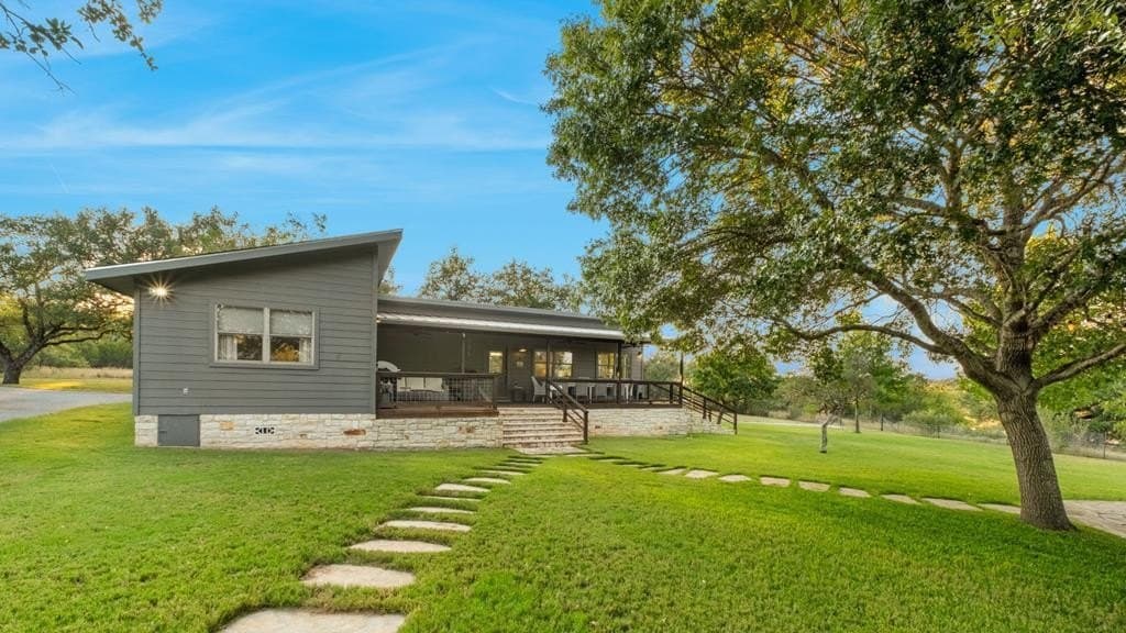 10 acres in Blanco County gallery image 2