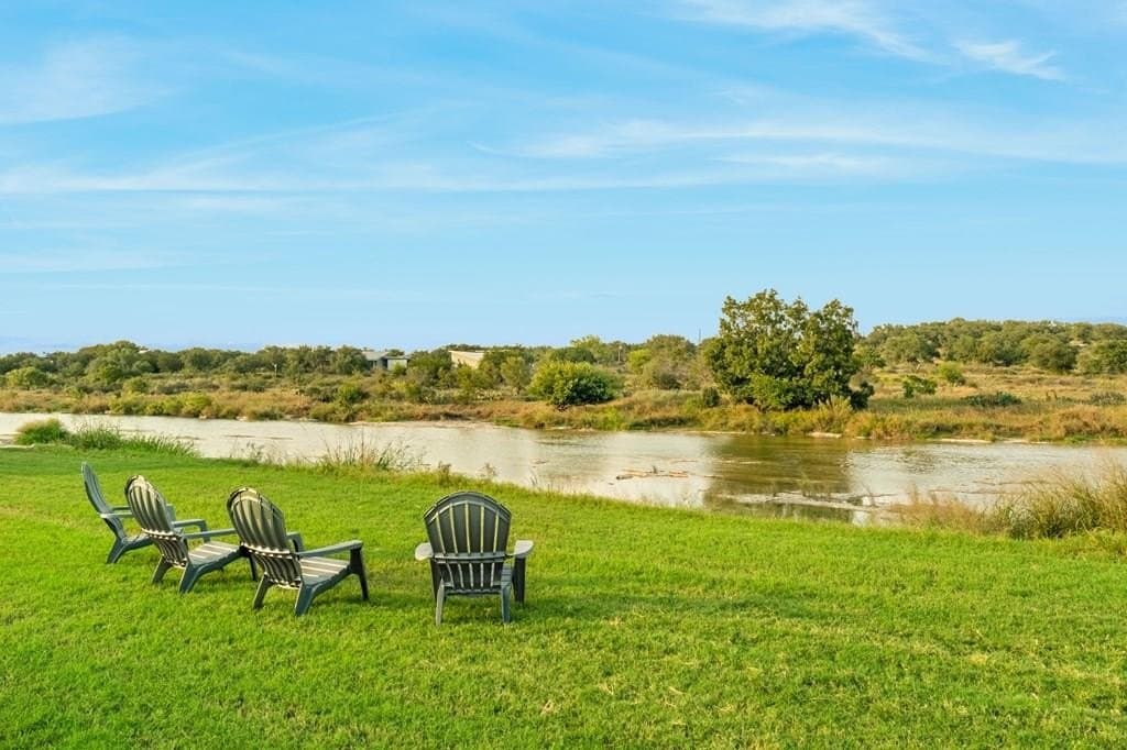 10 acres in Blanco County