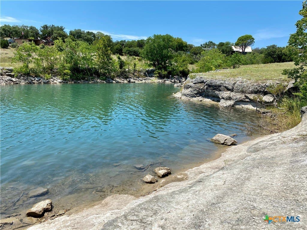 1.43 acres in Comal County - photo 7