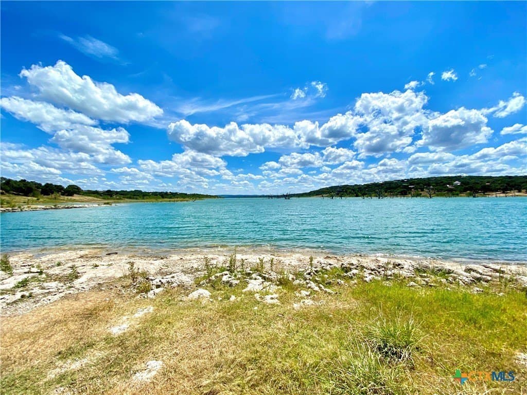 1.43 acres in Comal County gallery image 4