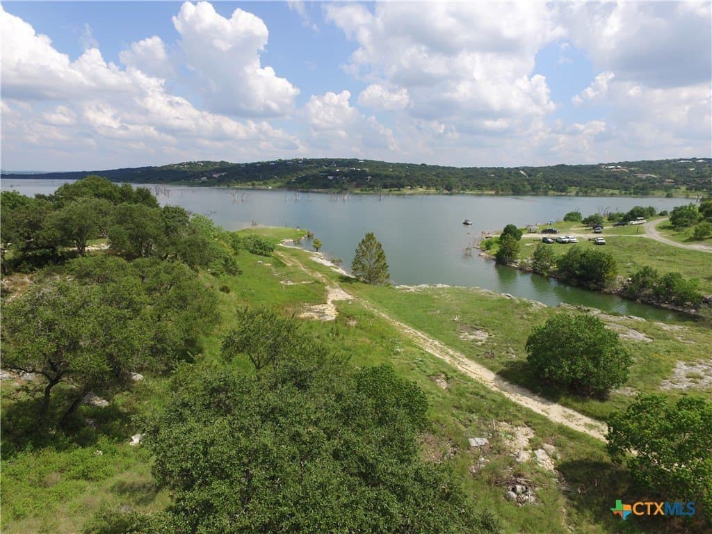 1.43 acres in Comal County gallery image 2