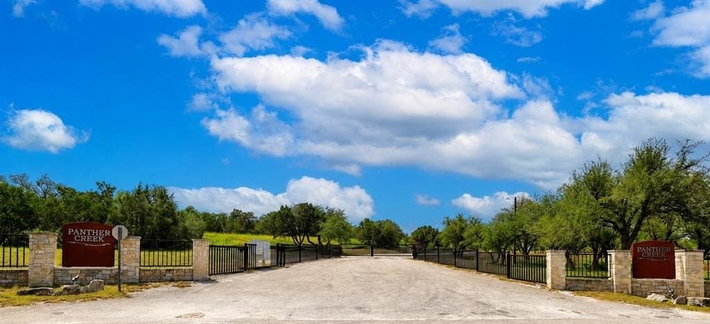 25 acres in Hays County gallery image 3