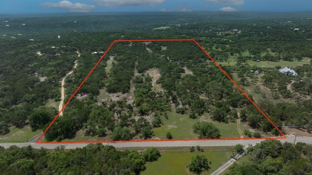 25 acres in Hays County