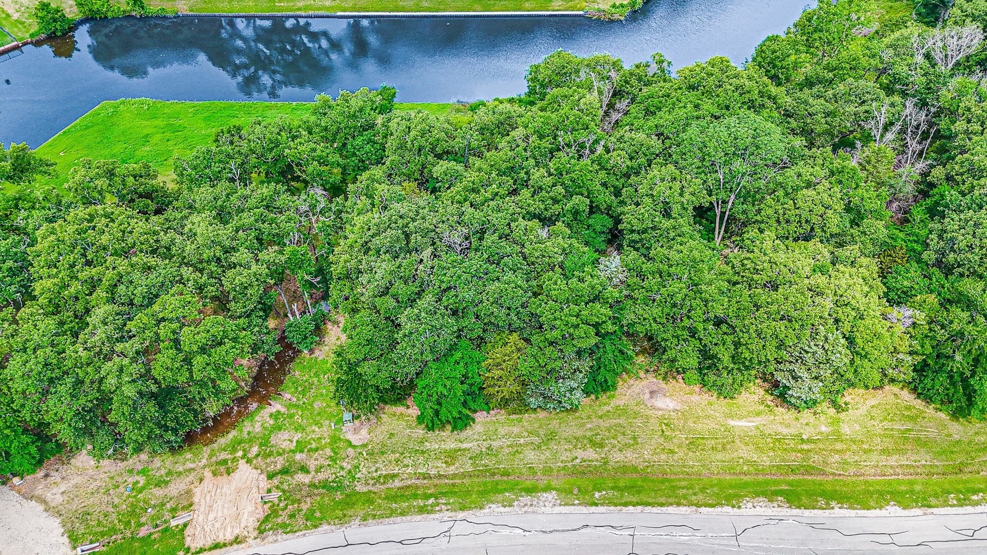 0.53 acres in Navarro County - photo 23