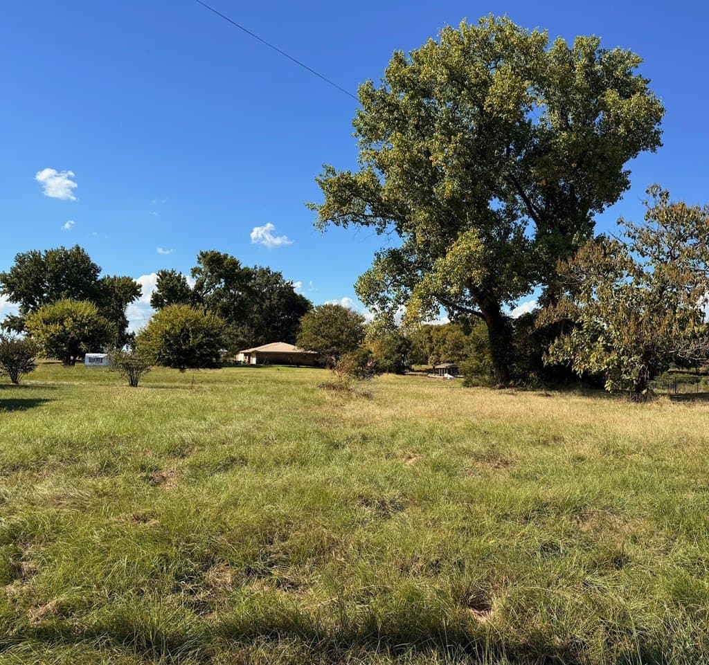 0.21 acres in Henderson County - photo 3
