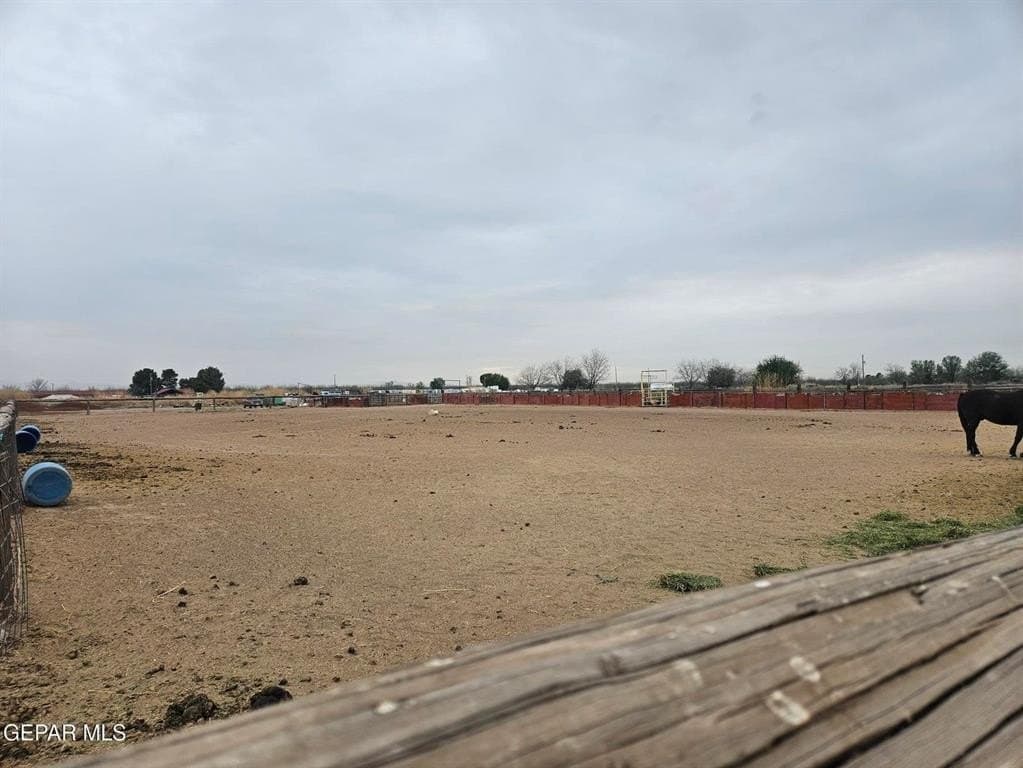 3 acres in El Paso County