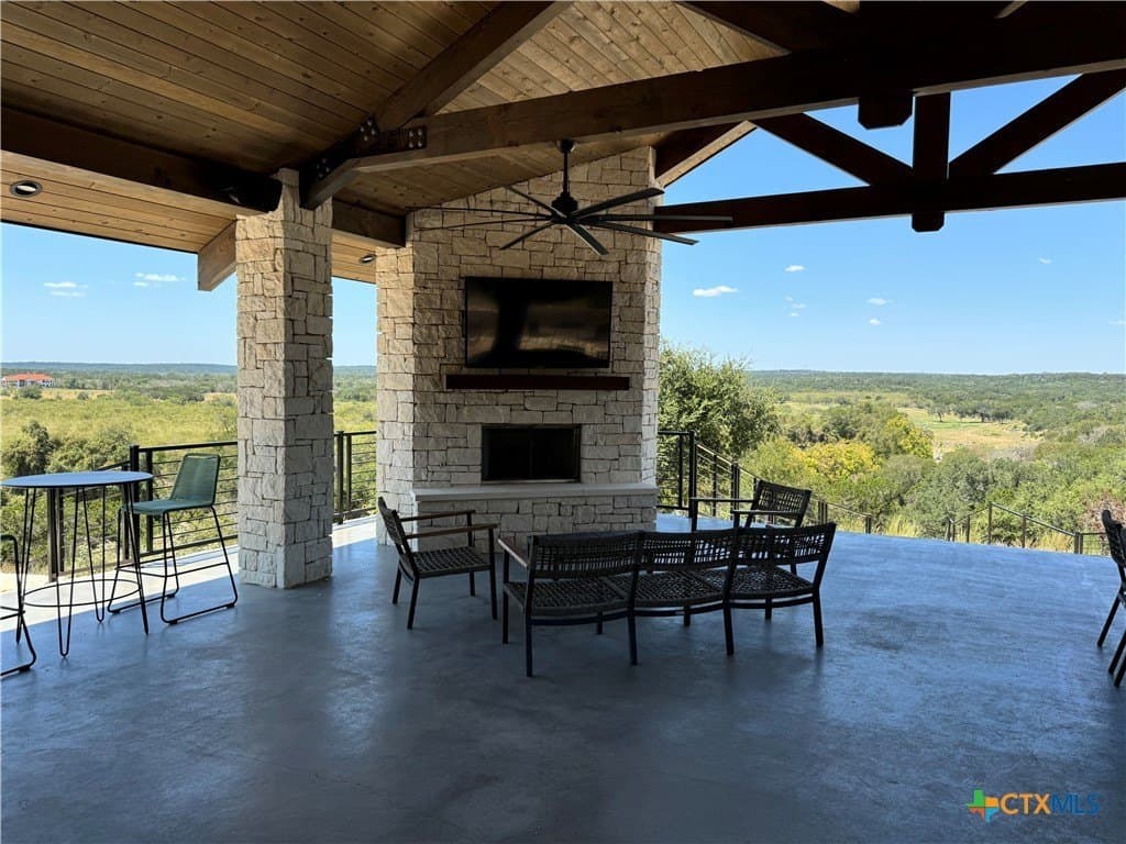1.65 acres in Comal County - photo 10
