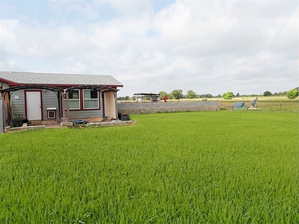 1 acres in Bastrop County gallery image 4