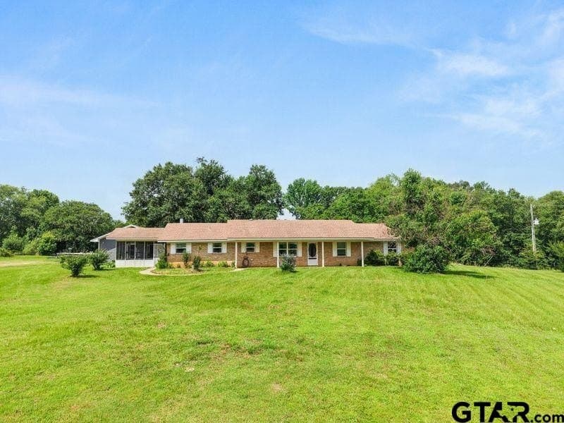10.38 acres in Upshur County