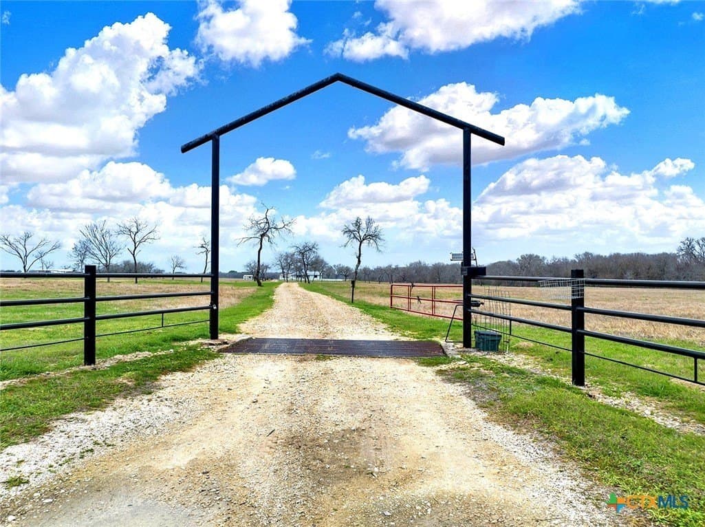 37.52 acres in Gonzales County gallery image 3