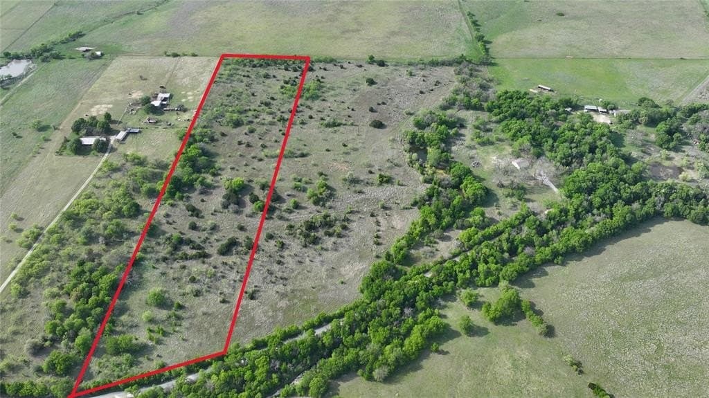 12 acres in Hill County