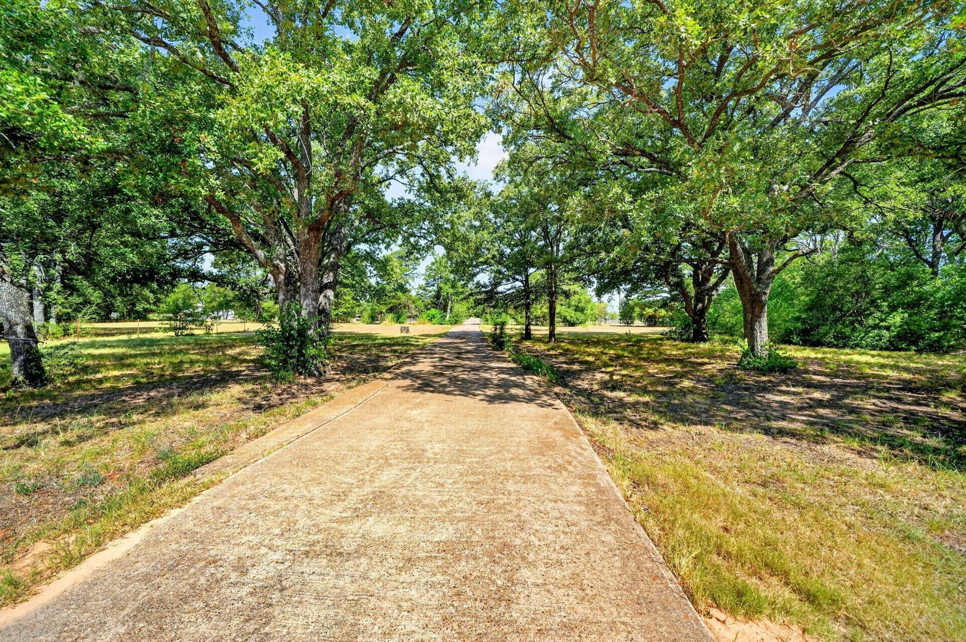 10 acres in Kaufman County - photo 2
