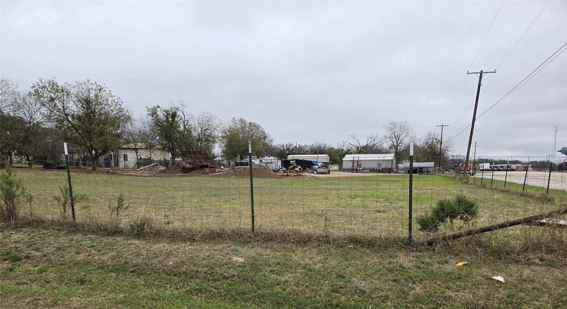 1 acres in Comanche County gallery image 3