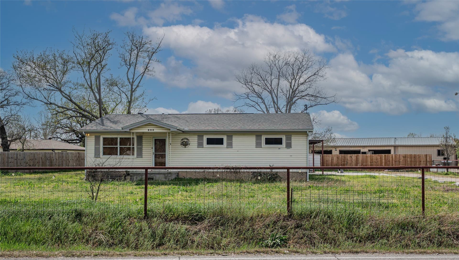 2 acres in Tarrant County gallery image 2