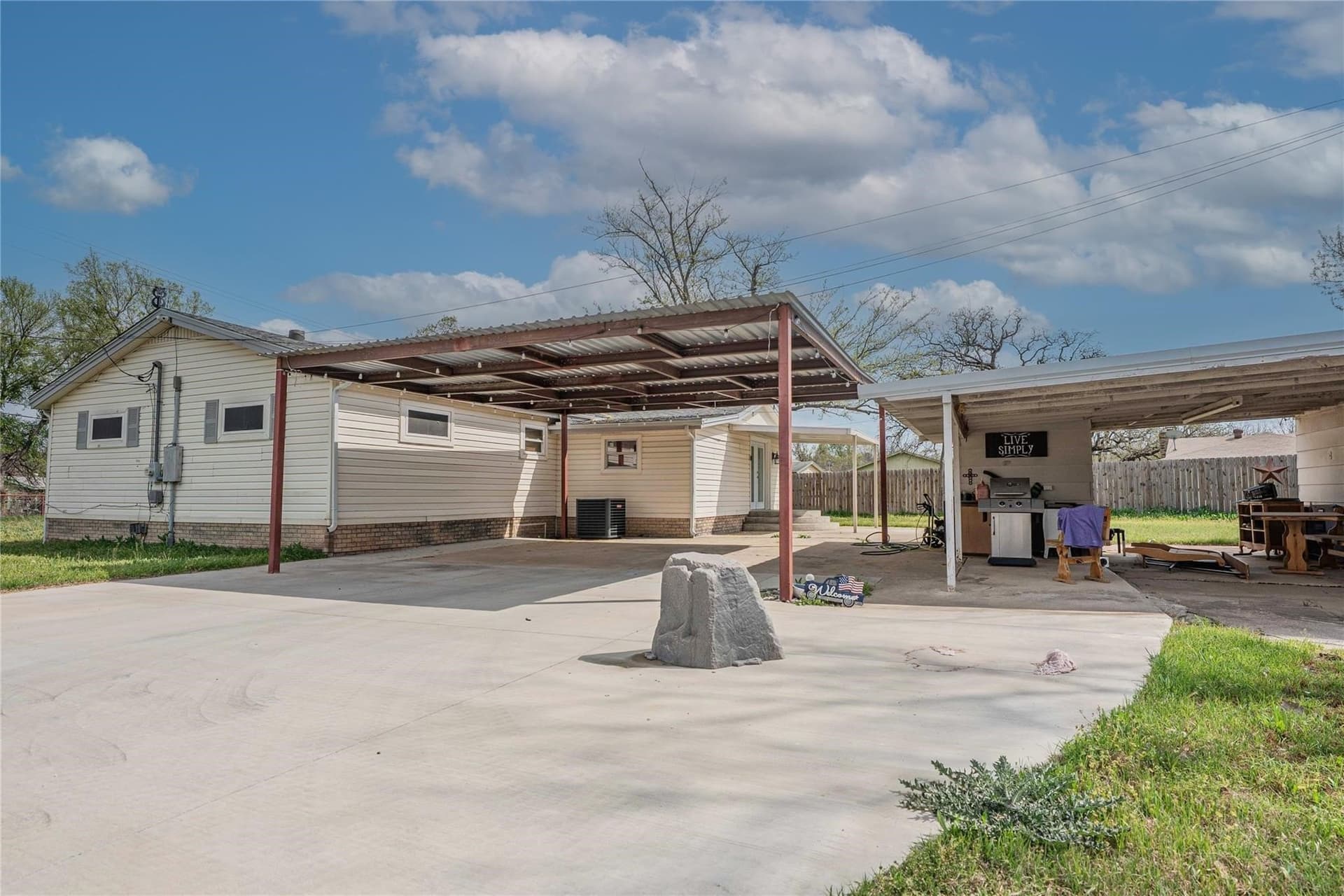 2 acres in Tarrant County gallery image 4
