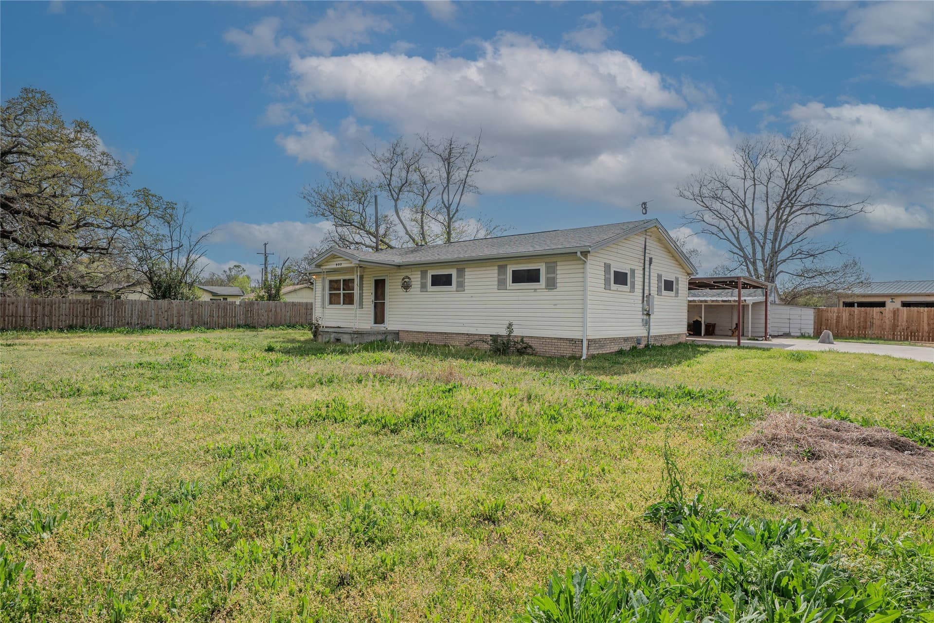 2 acres in Tarrant County gallery image 3