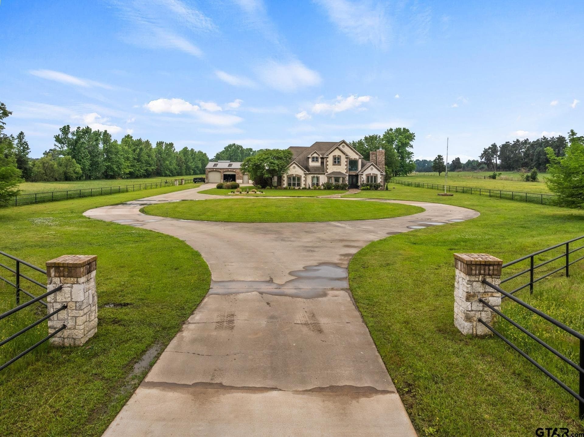 24.98 acres in Camp County