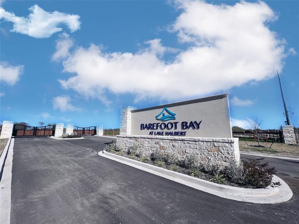 1.85 acres in Navarro County gallery image 3