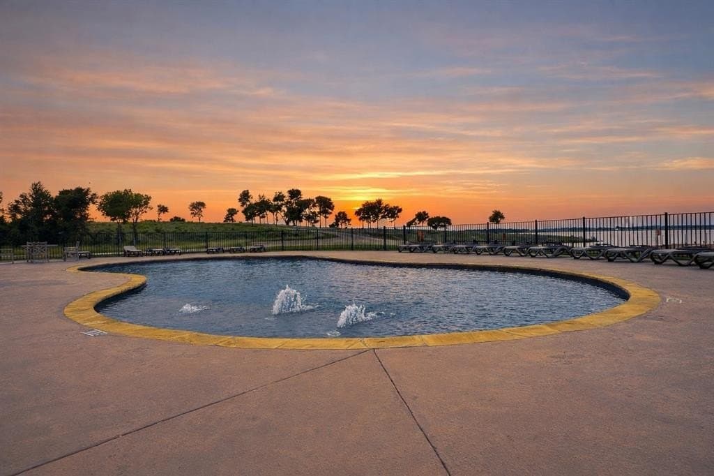 1.85 acres in Navarro County gallery image 4