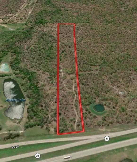 10.73 acres in McLennan County gallery image 3